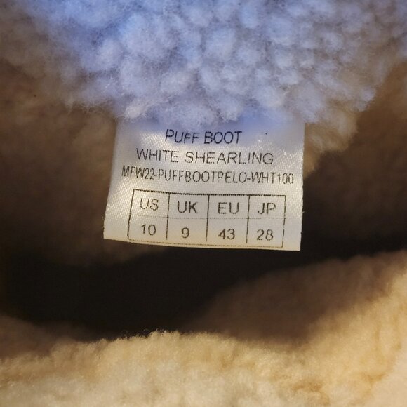 Ross & Snow puff shearling boot.  Made in Italy NWT